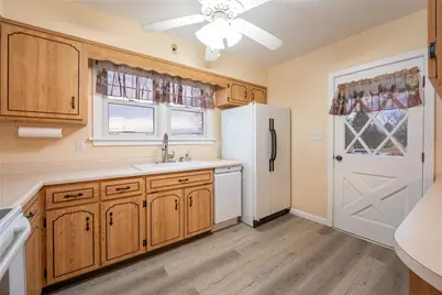 2211 Newton St, Penn Twp, PA 15623 - Photo 9