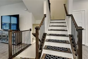 210 Moyer Hill Dr, Cranberry Township, PA 16066 - Photo 9