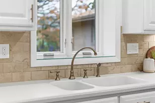 2610 Cedarvue Dr, Pittsburgh, PA 15241 - Photo 17