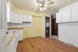 1035 California Dr, California, PA 15423 - Photo 13