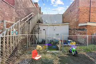 705 E Warrington Ave, Pittsburgh, PA 15210 - Photo 33