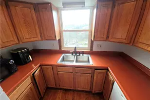 3102 Hazelhurst Ave, Pittsburgh, PA 15227 - Photo 9