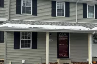 206 Parkwood Dr, Cranberry Township, PA 16066 - Photo 1