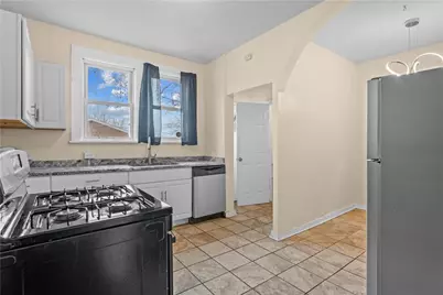 903 Adelaide St, Pittsburgh, PA 15219 - Photo 9