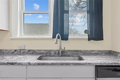 903 Adelaide St, Pittsburgh, PA 15219 - Photo 11