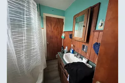 439 Malleable St, Sharon, PA 16146 - Photo 5