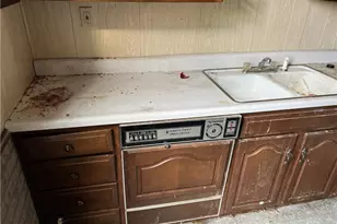 327 3rd St, Leechburg Boro, PA 15656 - Photo 17