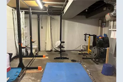 1070 Arbor Dr, Green Tree, PA 15220 - Photo 35