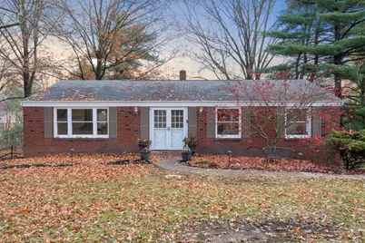 140 E Edgewood Dr, Peters Township, PA 15317 - Photo 1