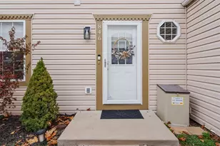 846 Sunset Cir, Cranberry Township, PA 16066 - Photo 3