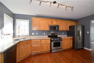 665 E Village Green Blvd, Adams Township, PA 16046 - Photo 7