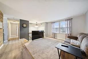 217 Karen Dr, Allegheny Township, PA 15613 - Photo 3