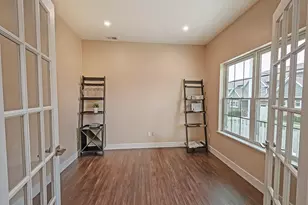 204 Willow Ln, Chippewa Township, PA 15010 - Photo 3