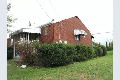 1027 1st St, McKees Rocks, PA 15136 - Photo 3