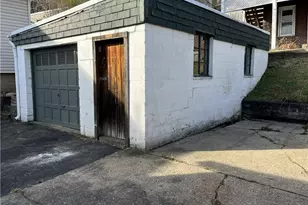 340 Prestley Rd, Bridgeville, PA 15017 - Photo 23