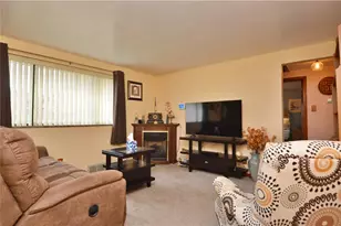 109 Thorncrest Dr, Kennedy Township, PA 15136 - Photo 5