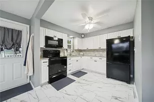 523 Hemlock St, Hempfield Township, PA 15601 - Photo 13