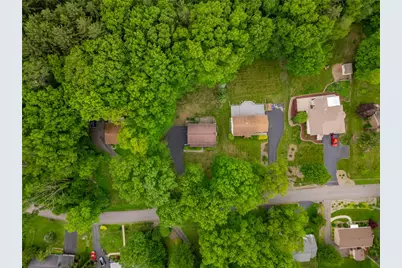 454 Cherokee Dr, Center Township, PA 16001 - Photo 3