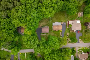 454 Cherokee Dr, Center Township, PA 16001 - Photo 3