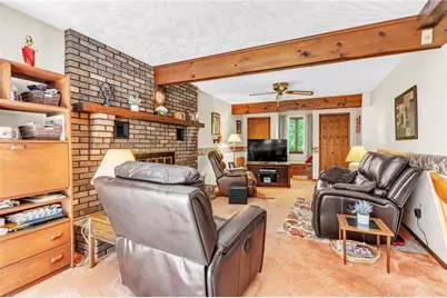 454 Cherokee Dr, Center Township, PA 16001 - Photo 11