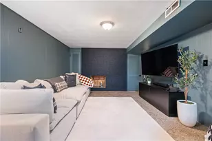 1902 Worcester Dr, Scott Township, PA 15243 - Photo 19