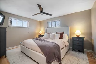 1902 Worcester Dr, Scott Township, PA 15243 - Photo 15