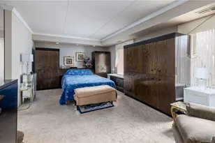 2120 Greentree Rd, Scott Township, PA 15220 - Photo 13