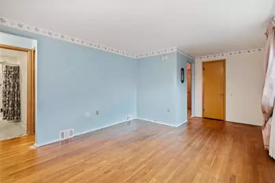 34 Sterling Dr, Robinson Twp, PA 15108 - Photo 3