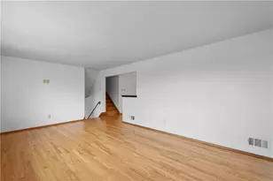 955 Vista Glen Dr, Bethel Park, PA 15102 - Photo 13