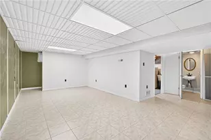 436 Spring Valley Rd, West Mifflin, PA 15122 - Photo 21