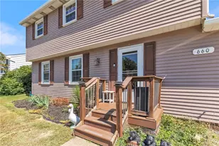 660 Surfside Dr, Pittsburgh, PA 15239 - Photo 1