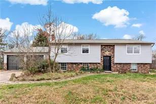 2011 Riverview Dr, Jefferson Hills, PA 15332 - Photo 1