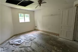 709-711 Fruit Way, McKees Rocks, PA 15136 - Photo 3