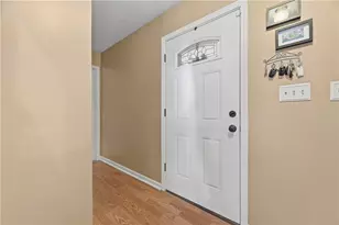 121 Shelbourne Dr, Moon/Crescent Twp, PA 15108 - Photo 5