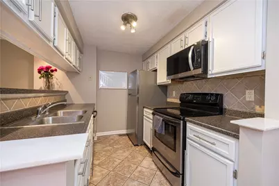 204 Clearbrook Ct, Cranberry Township, PA 16066 - Photo 7