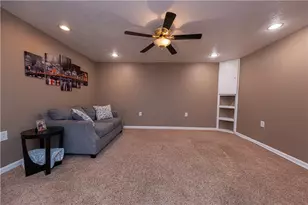 204 Clearbrook Ct, Cranberry Township, PA 16066 - Photo 13