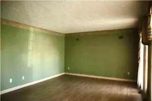 616 Macassar Dr, Pittsburgh, PA 15236 - Photo 3