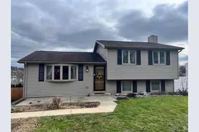 219 Wren Dr, Hempfield Township, PA 15601 - Photo 1