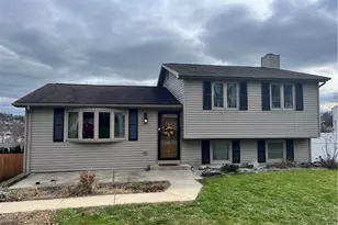 219 Wren Dr, Hempfield Township, PA 15601 - Photo 1