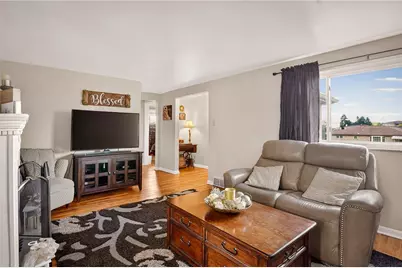 104 Thorncrest Dr, Kennedy Township, PA 15136 - Photo 5