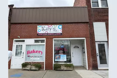 429 Lawrence Ave, Ellwood City, PA 16117 - Photo 1