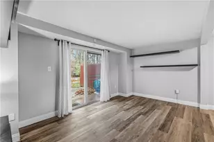 504 Lexington Dr, Hopewell Township, PA 15001 - Photo 5