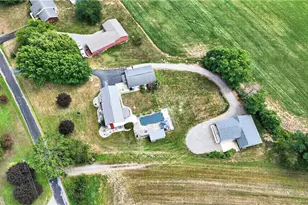 1378 Mile Hill Rd, Perry Township, PA 16117 - Photo 7