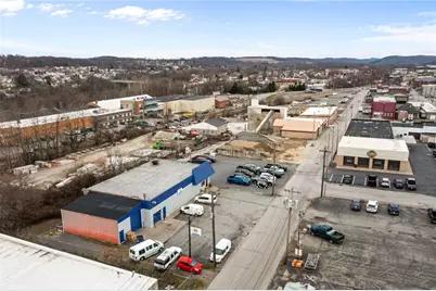 910 Factory Ave, Ellwood City, PA 16117 - Photo 23