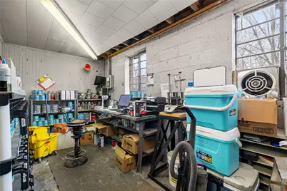 910 Factory Ave, Ellwood City, PA 16117 - Photo 7