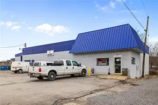 910 Factory Ave, Ellwood City, PA 16117 - Photo 1