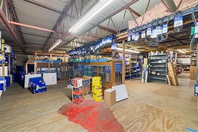 910 Factory Ave, Ellwood City, PA 16117 - Photo 17