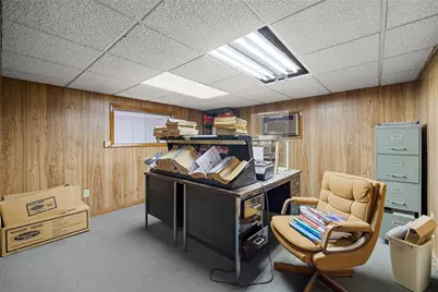 910 Factory Ave, Ellwood City, PA 16117 - Photo 15