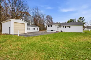 3489 Sample Rd, Hermitage, PA 16148 - Photo 11