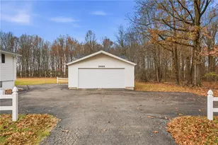 3489 Sample Rd, Hermitage, PA 16148 - Photo 9